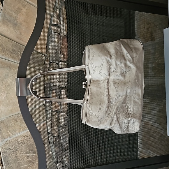 Coach Monogram Patent leather Tote Bag - Picture 4 of 11